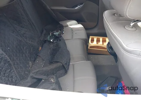 2019 Chevrolet Impala Premier z USA, uszkodzony, nr VIN 2G1105S36K9153377